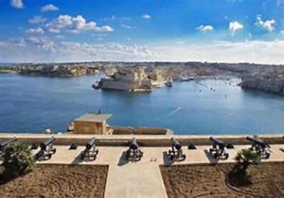 St Paul'S Bay Central Apartment In Qawra San Pawl il-Baħar Zewnętrze zdjęcie