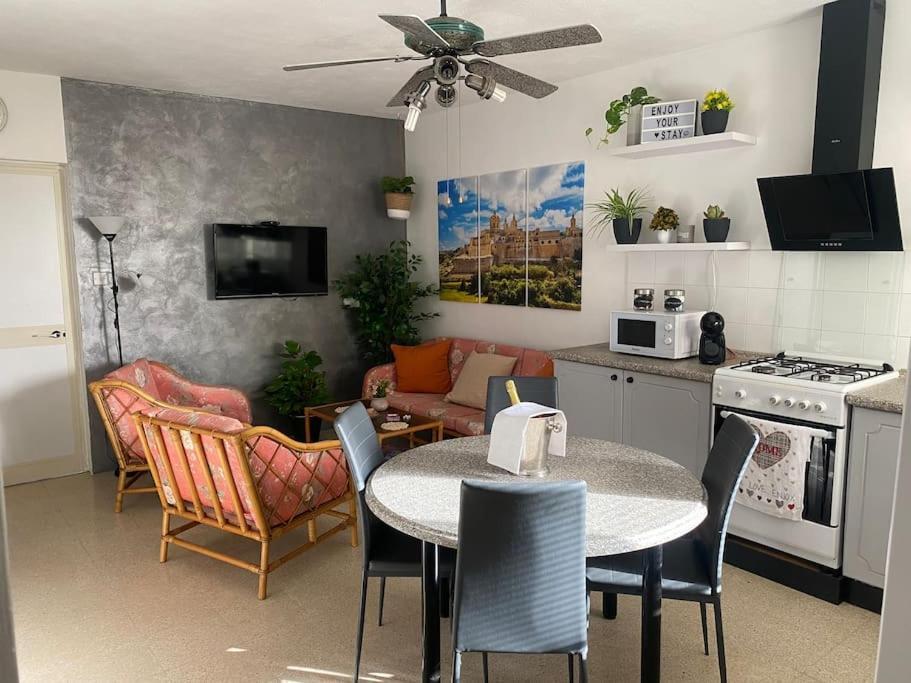 St Paul'S Bay Central Apartment In Qawra San Pawl il-Baħar Zewnętrze zdjęcie