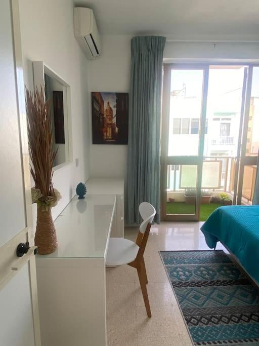 St Paul'S Bay Central Apartment In Qawra San Pawl il-Baħar Zewnętrze zdjęcie